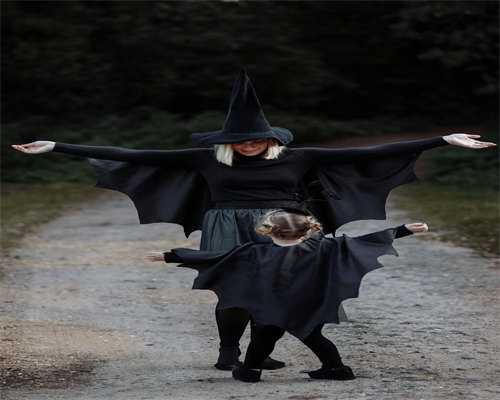 女性月经量特别少是病吗？